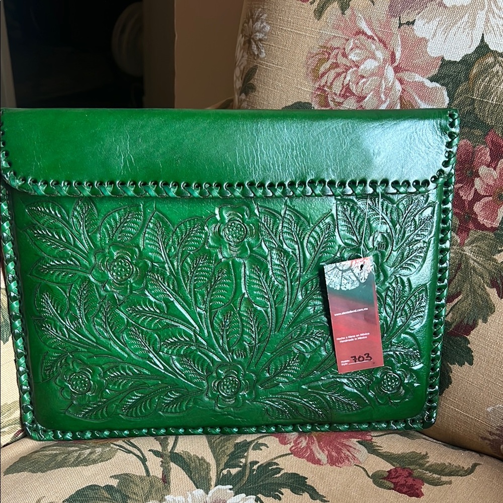 Made in a Mexico Handcrafted Green Leather Clutch